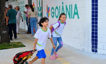 Prefeito Sandro Mabel anuncia chamamento de 102 concursados da Educação
